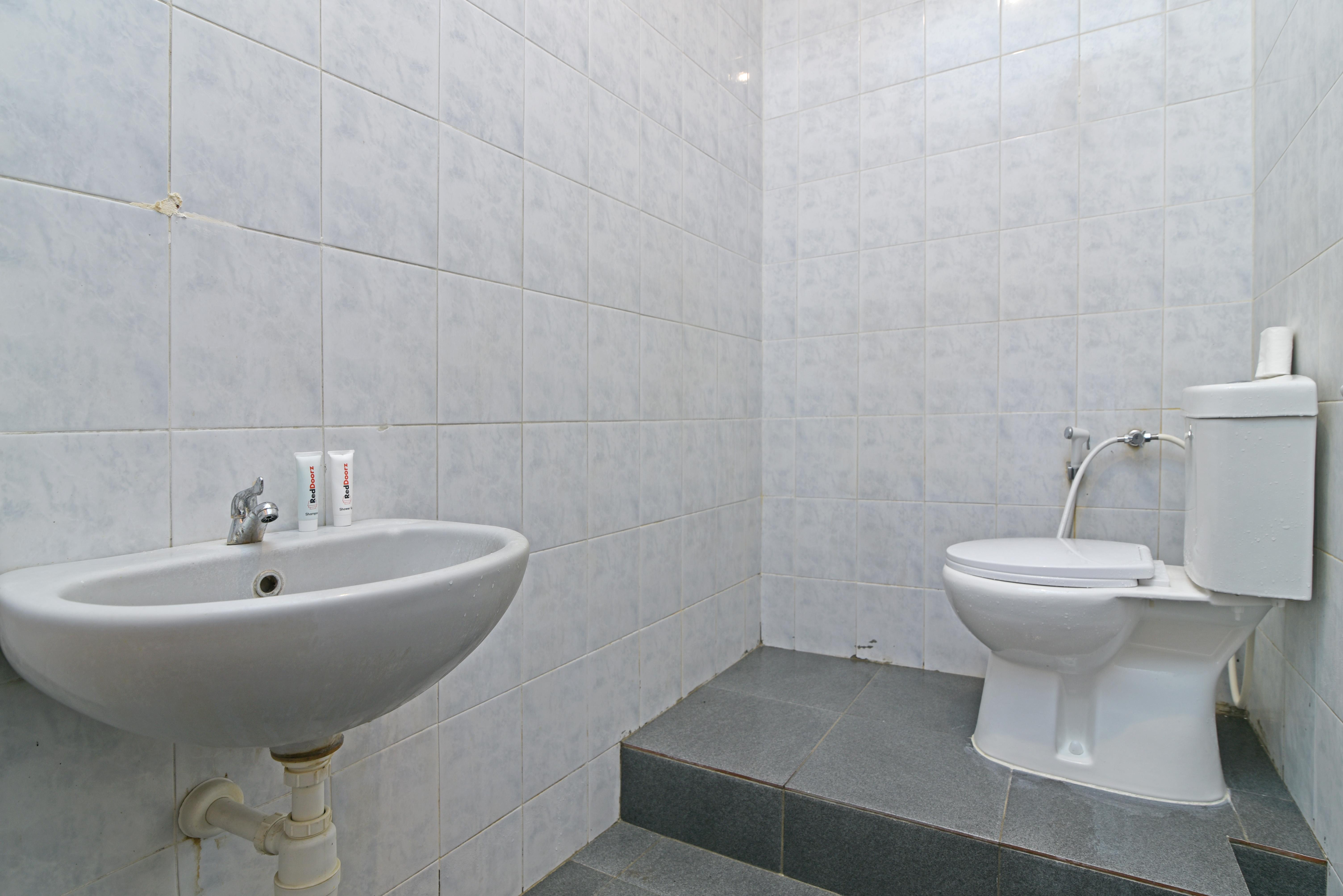 Reddoorz @ Jalan Gatot Subroto Denpasar Hotel Екстериор снимка