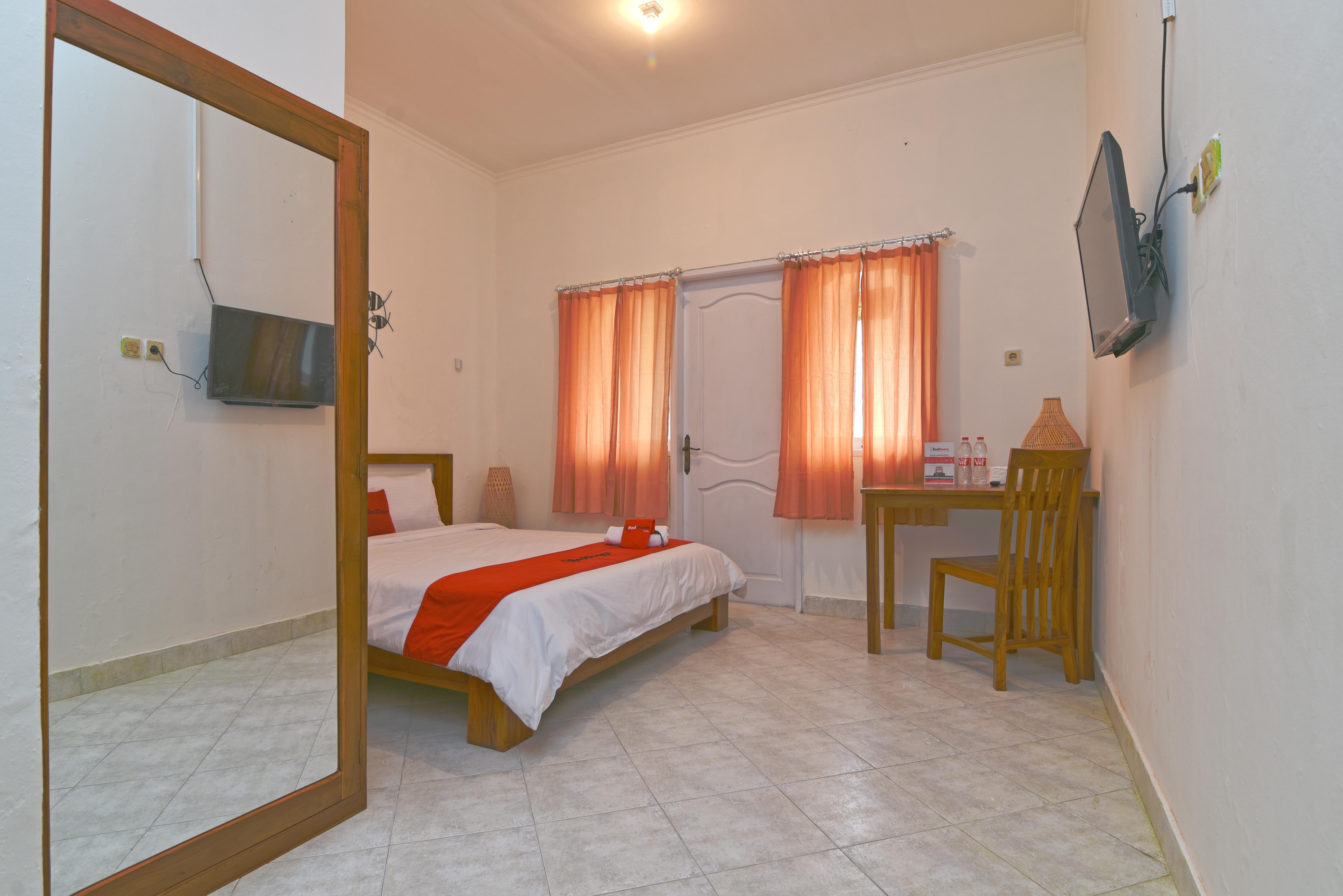 Reddoorz @ Jalan Gatot Subroto Denpasar Hotel Екстериор снимка